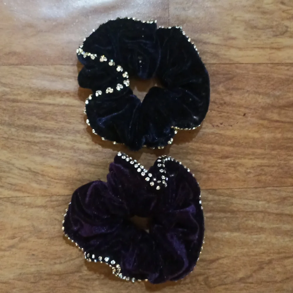 Hair or hand band velvety and diamond studded(set of 2) wine and blue color - Picture 3 of 4